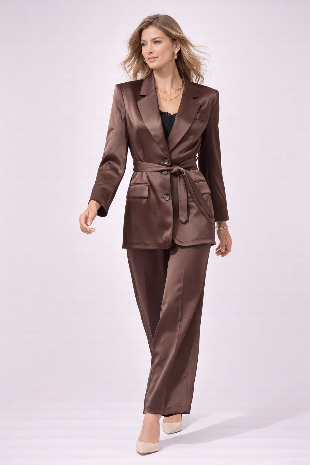 Tailleur in raso marrone